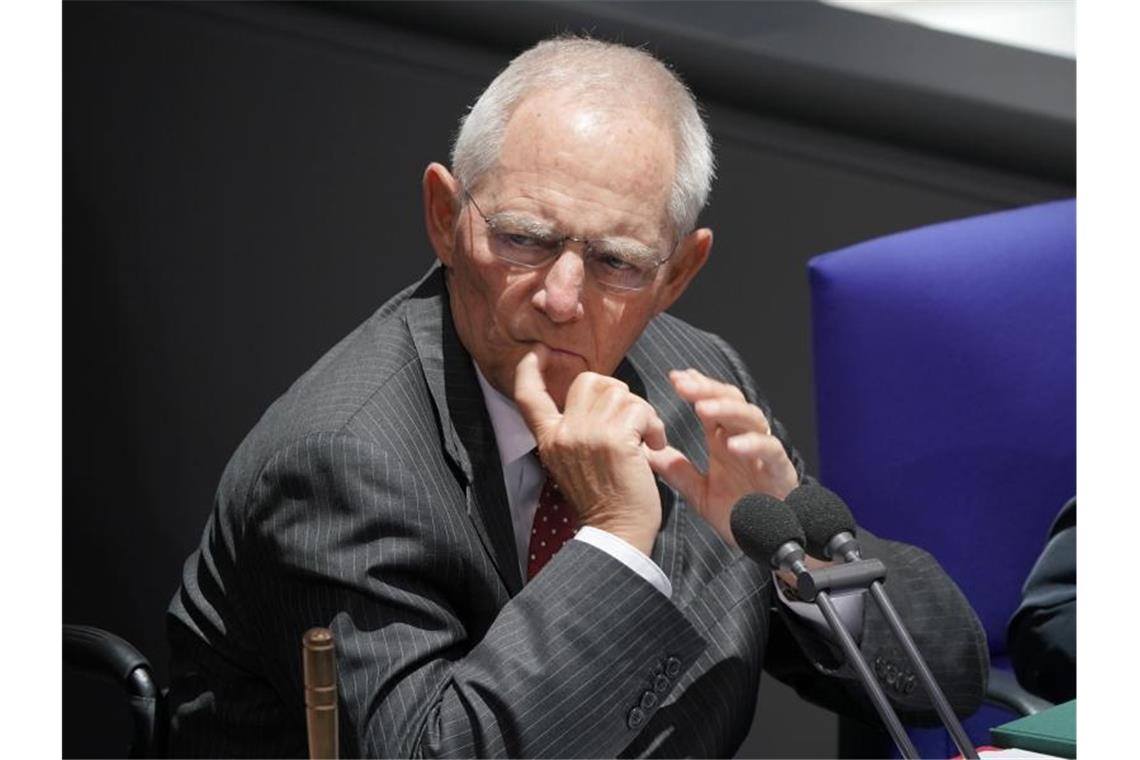 Schäuble kritisiert große Koalition: „Nicht optimal“ Bundestagspräsident Wolfgang schäuble vermisst bei der großen Koalition ein „Ringen um Alternativen“ zum Rechtspopulismus der AfD. Foto: Michael Kappeler/dpa