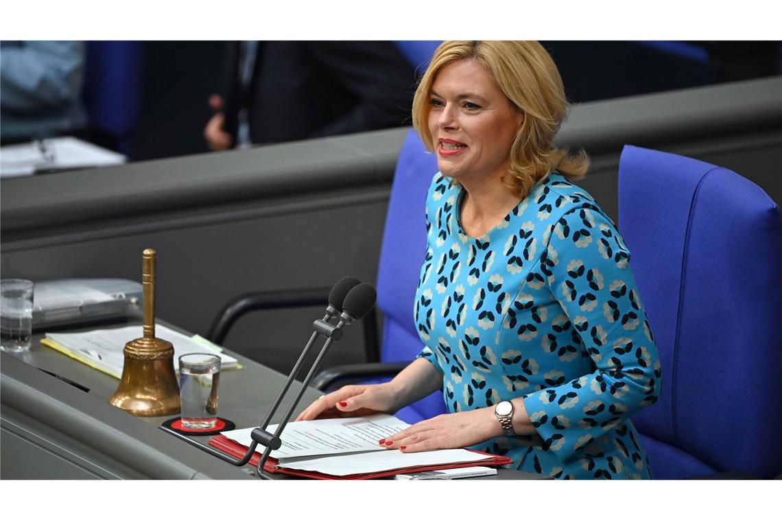 Klöckner verteidigt ihr Vorgehen beim CSD Bundestagspräsidentin Klöckner verweist auf die Verpflichtung zur Neutralität. (Archivbild)