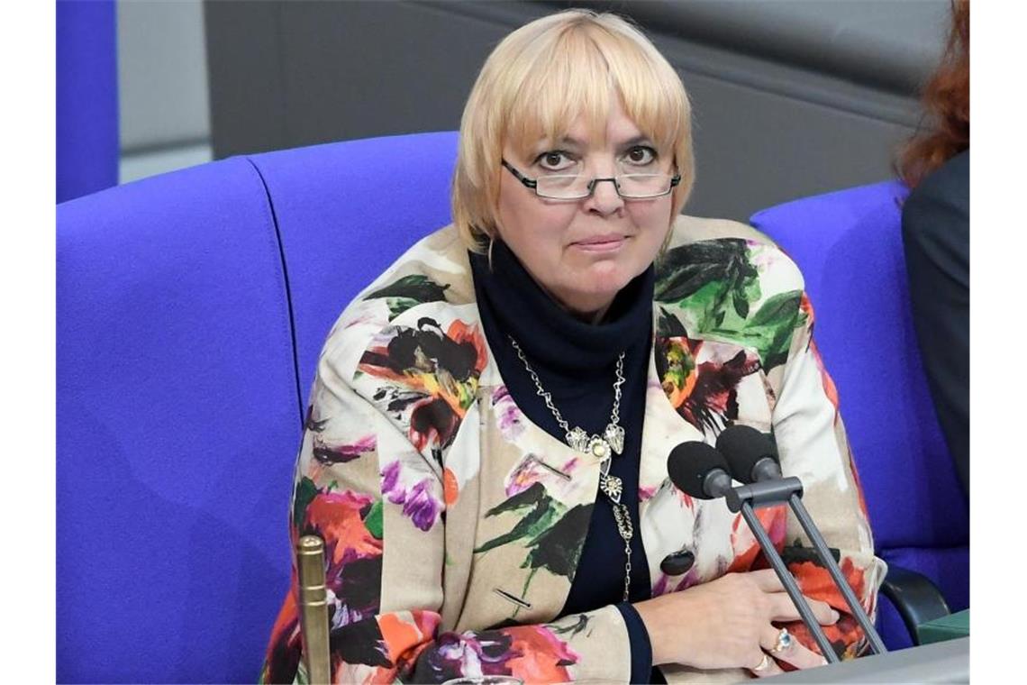 Bundestagsvizepräsidentin Claudia Roth hat ebenfalls Drohungen der sogenannten „Atomwaffen Division Deutschland“ erhalten. Foto: Britta Pedersen/zb/dpa