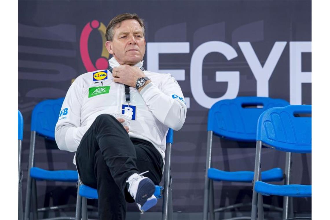Nach WM-Aus: Deutsche Handballer mit Sieg gegen Brasilien Bundestrainer Alfred Gislason hat vor der Partie gegen Brasilien umgestellt. Foto: Sascha Klahn/dpa
