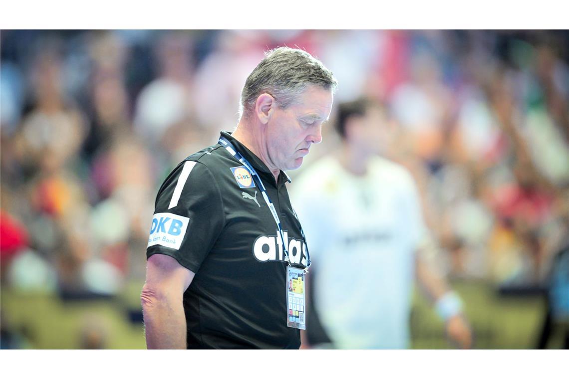 Bundestrainer Alfred Gislason steht mit den deutschen Handballern bei der EM unter Druck.