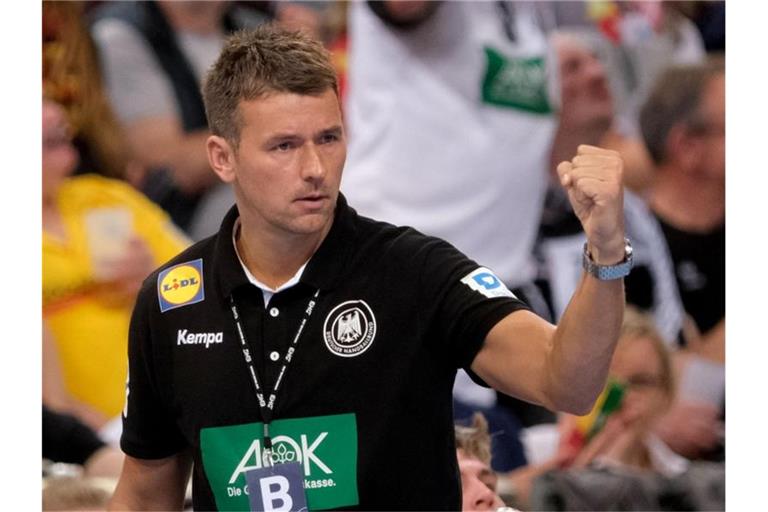 Bundestrainer Christian Prokop befindet sich zur EM-Vorbereitung mit dem DHB-Team in Frankfurt am Main. Foto: Peter Steffen/dpa