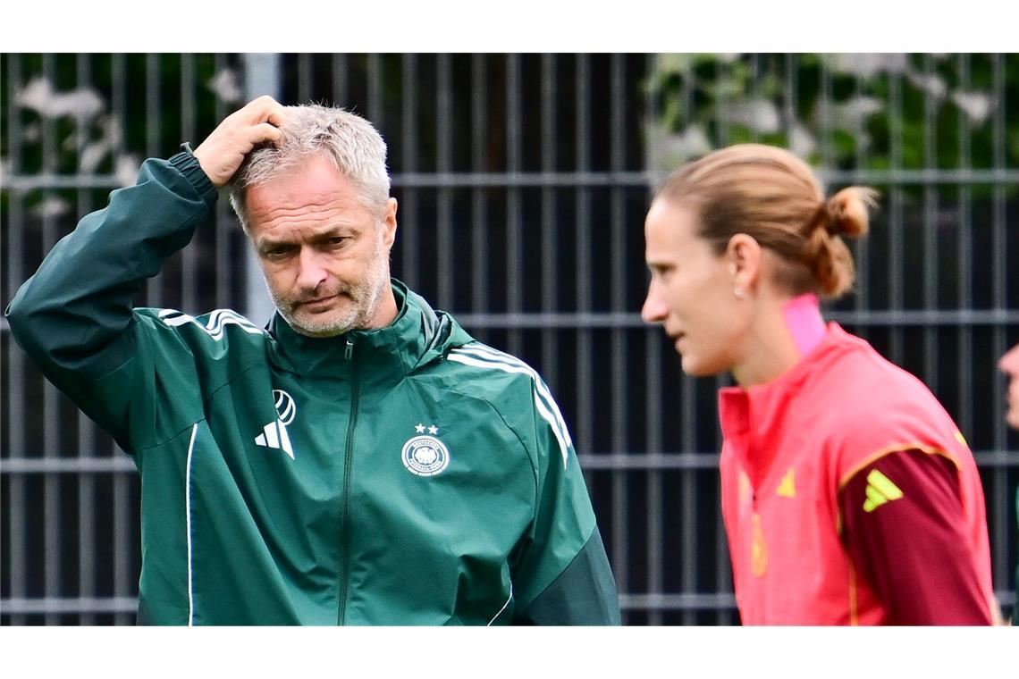 Bangen um Berger: Wück-Team mit zwei Bayern-Rückkehrerinnen Bundestrainer Christian Wück muss auf Stammkeeperin Ann-Katrin Berger verzichten. (Archivbild)