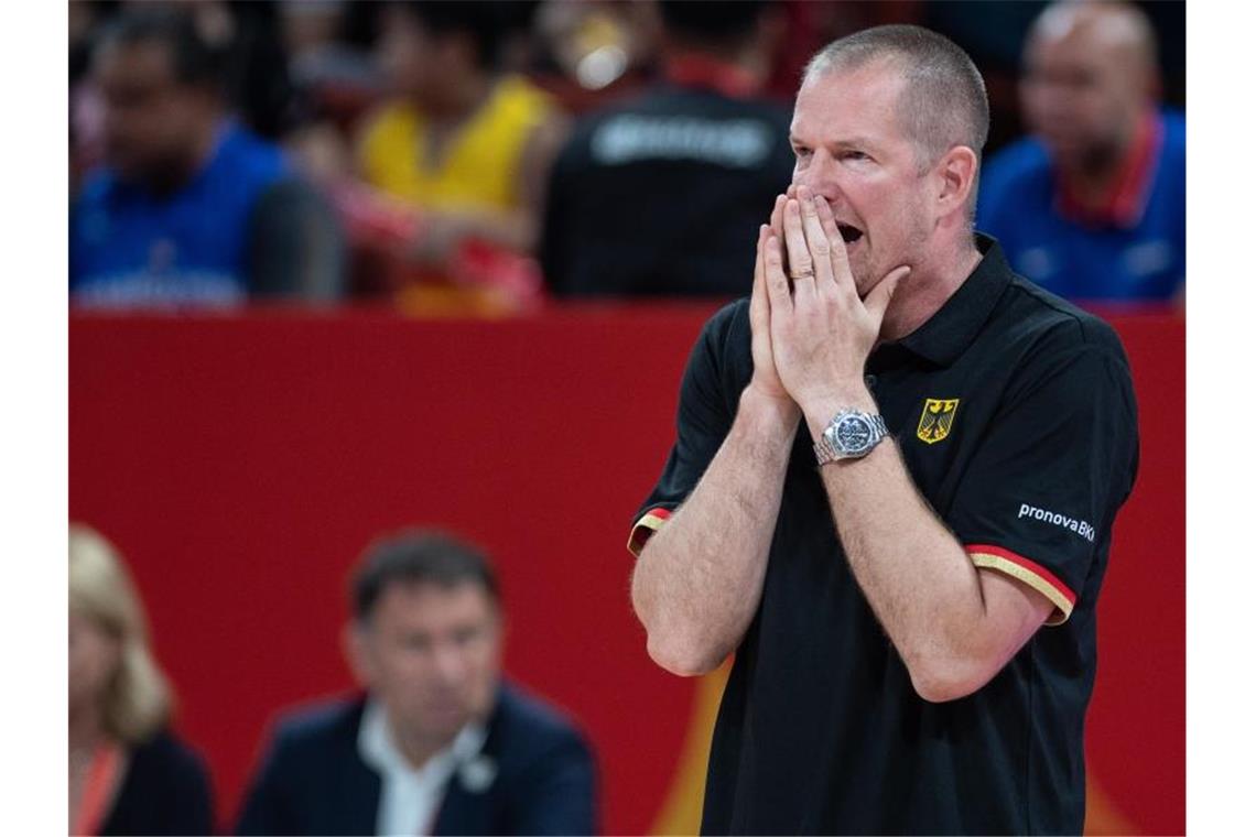 Bundestrainer Henrik Rödl blieb am Spielfeldrand trotz der schwachen Vorstellung meist ruhig. Foto: Swen Pförtner