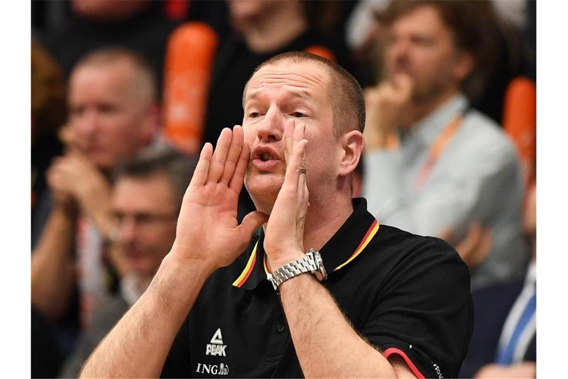 Bundestrainer Henrik Rödl kassierte mit den deutschen Basketballern in Großbritannien eine unnötige Niederlage. Foto: Carmen Jaspersen/dpa
