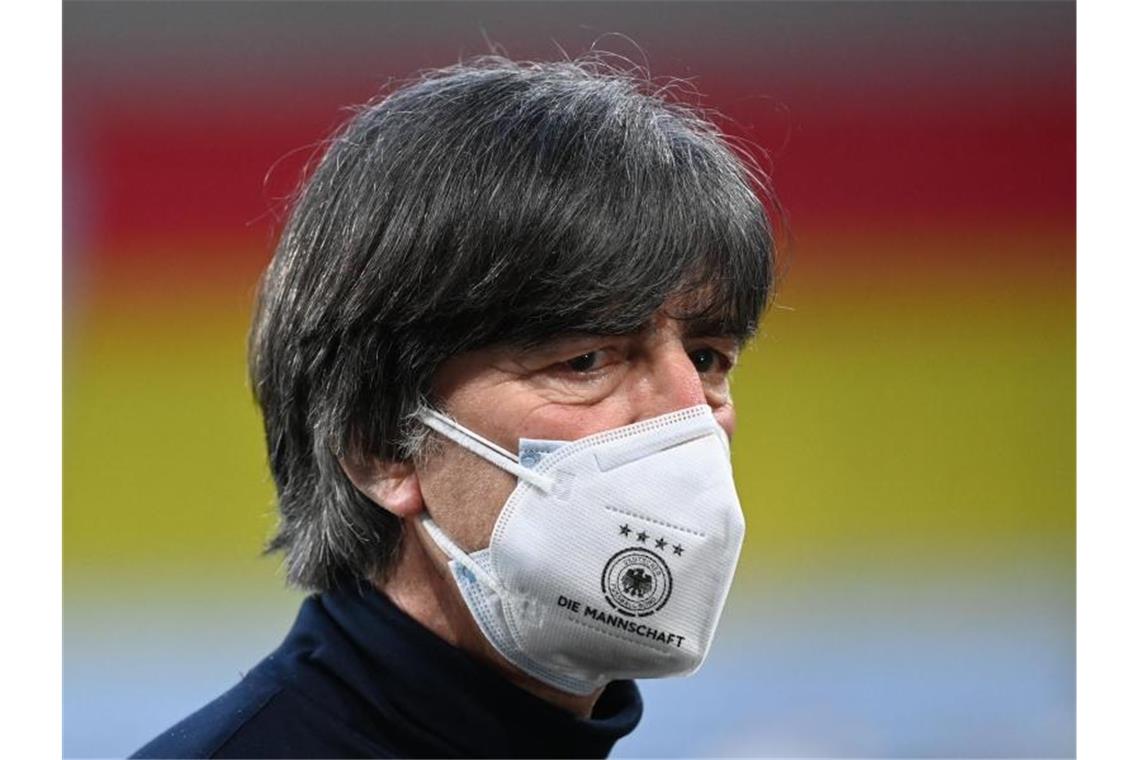 Bayern-Führung und Löw würdigen Tor-Rekord von Lewandowski Bundestrainer Joachim Löw. Foto: Federico Gambarini/dpa/Archivbild