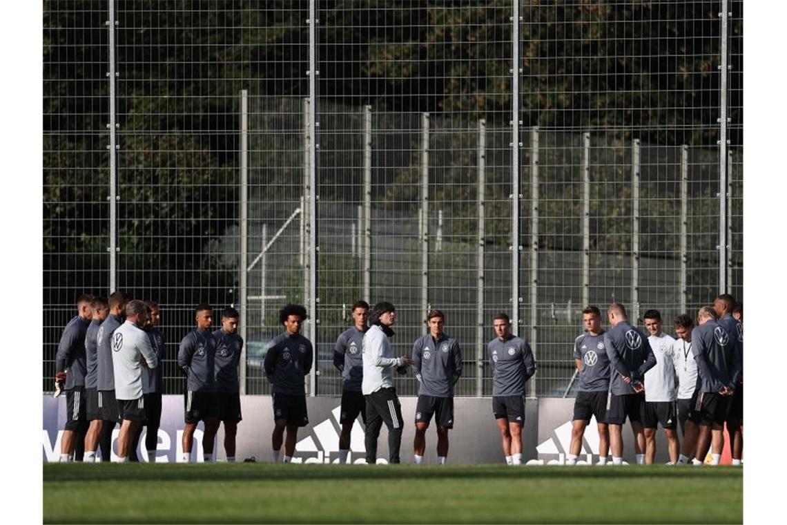 Vor Spanien-Spiel: Löw kann mit allen 21 Spielern trainieren