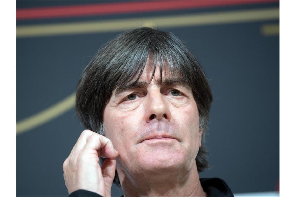 Bundestrainer Joachim Löw muss den Endspurt in der EM-Qualifikation ohne den Dortmunder Marco Reus bestreiten. Foto: Federico Gambarini/dpa