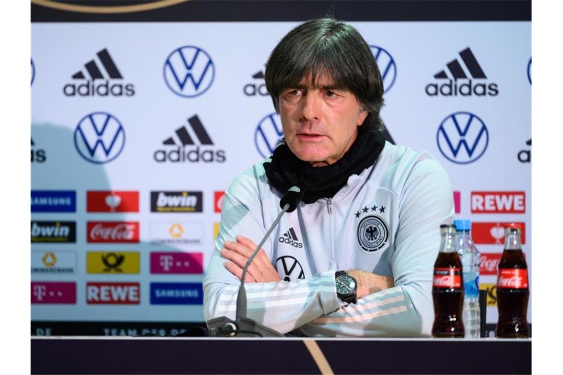 Löw spricht: Themen liegen auf der Hand Bundestrainer Joachim Löw spricht Anfang September auf einer Pressekonferenz. Foto: Markus Gilliar/GES-Sportfoto/Pool/dpa