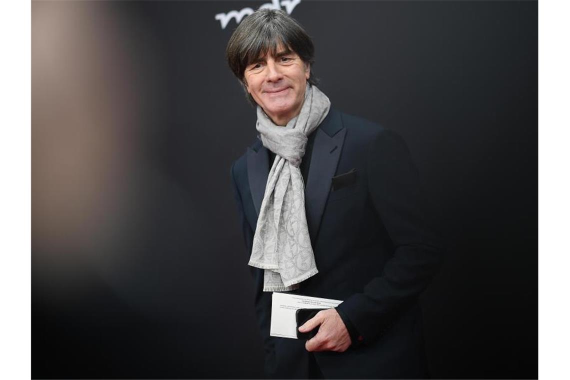 EM-Wirrwarr schreckt Löw nicht: Hammergruppe möglich Bundestrainer Joachim Löw und dem DFB-Team droht eine schwere EM-Gruppe. Foto: Sebastian Gollnow/dpa