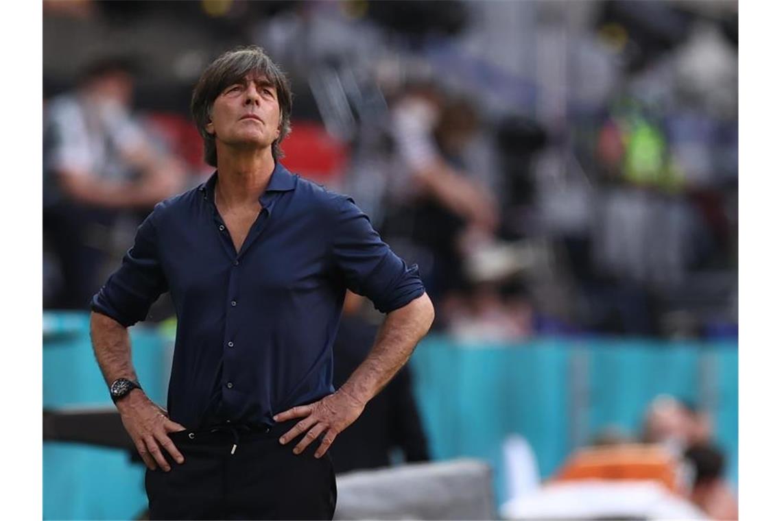 „Magischer“ Gosens führt DFB-Elf zum 4:2-Sieg Bundestrainer Joachim Löw vertraute den Spielern, die schon gegen Frankreich auf dem Platz standen. Foto: Christian Charisius/dpa