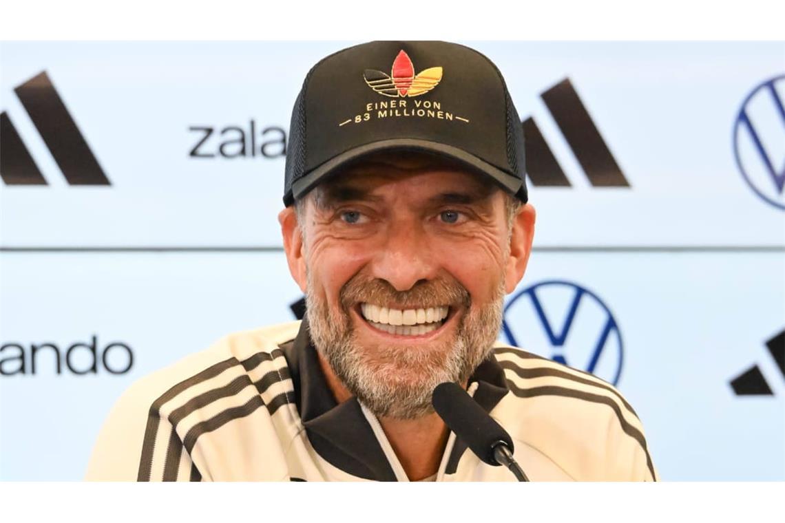 Bundestrainer Jürgen Klopp will Schwarz-Rot-Gold nicht den Falschen überlassen.