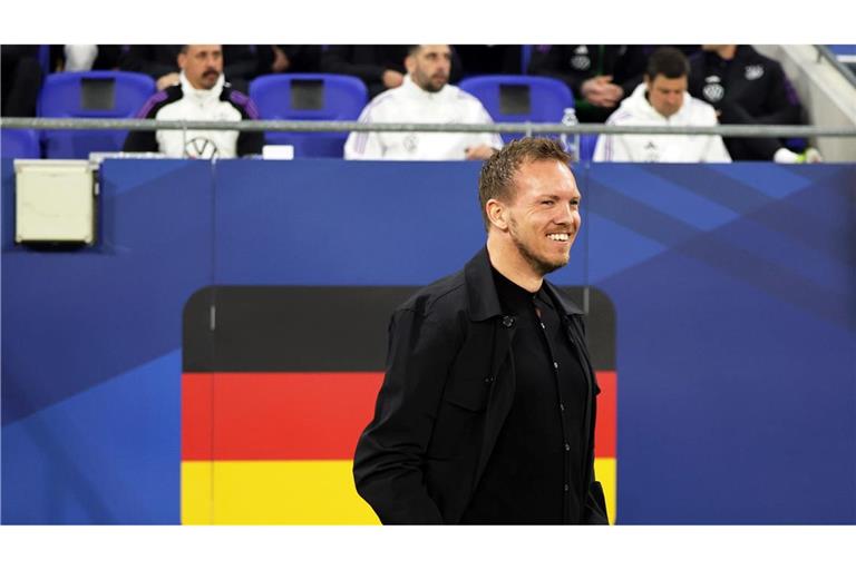 Bundestrainer Julian Nagelsmann bleibt in Vertragsfragen bei seiner zurückhaltenden Linie.