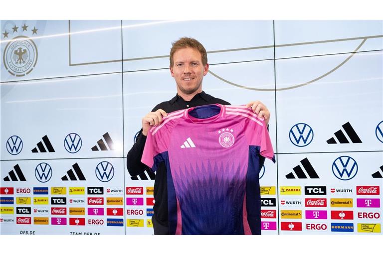 Bundestrainer Julian Nagelsmann und das DFB-Team gehen mit sechs Debütanten und neuen Trikots in die ersten Länderspiele des Jahres.