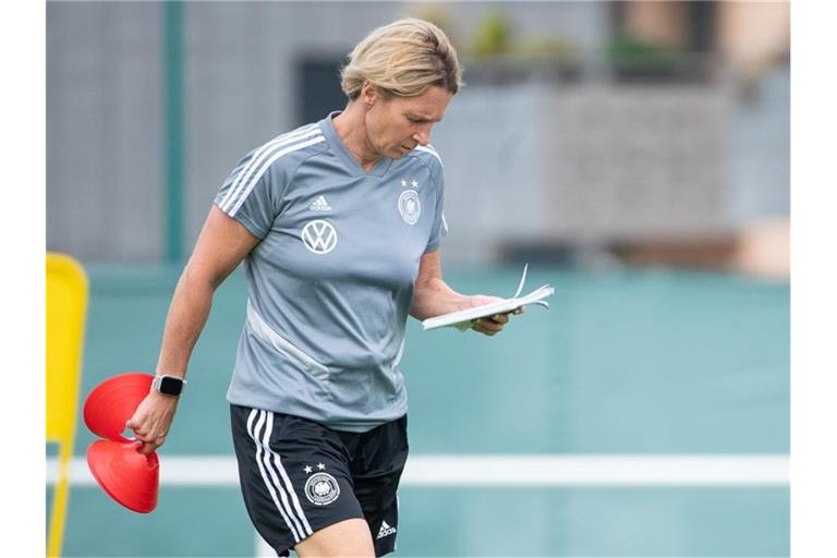 Bundestrainerin Martina Voss-Tecklenburg bereitet ihr Team auf Schweden vor. Foto: Sebastian Gollnow