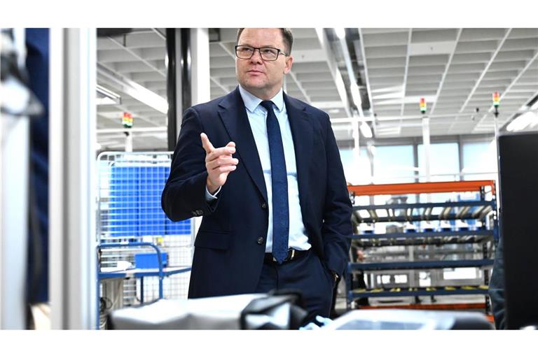 Bundesumweltminister Schneider hat die Verbraucher in Deutschland aufgefordert, beim Kauf von Smartphones auch gebrauchte Geräte in Erwägung zu ziehen.