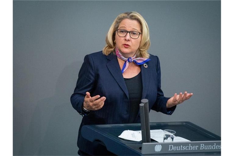 Bundesumweltministerin Svenja Schulze zeigte sich mit den neuen Maut-Regeln zufrieden:. Foto: Kay Nietfeld/dpa