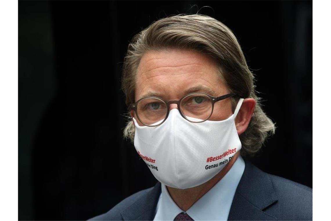 Streitthema Motorradlärm spaltet Deutschland Bundesverkehrsminister Andreas Scheuer stört sich scheinbar nicht an lärmenden Motorrädern. Beschlüsse des Bundesrates hierzu will er nicht umsetzen. Foto: Wolfgang Kumm/dpa