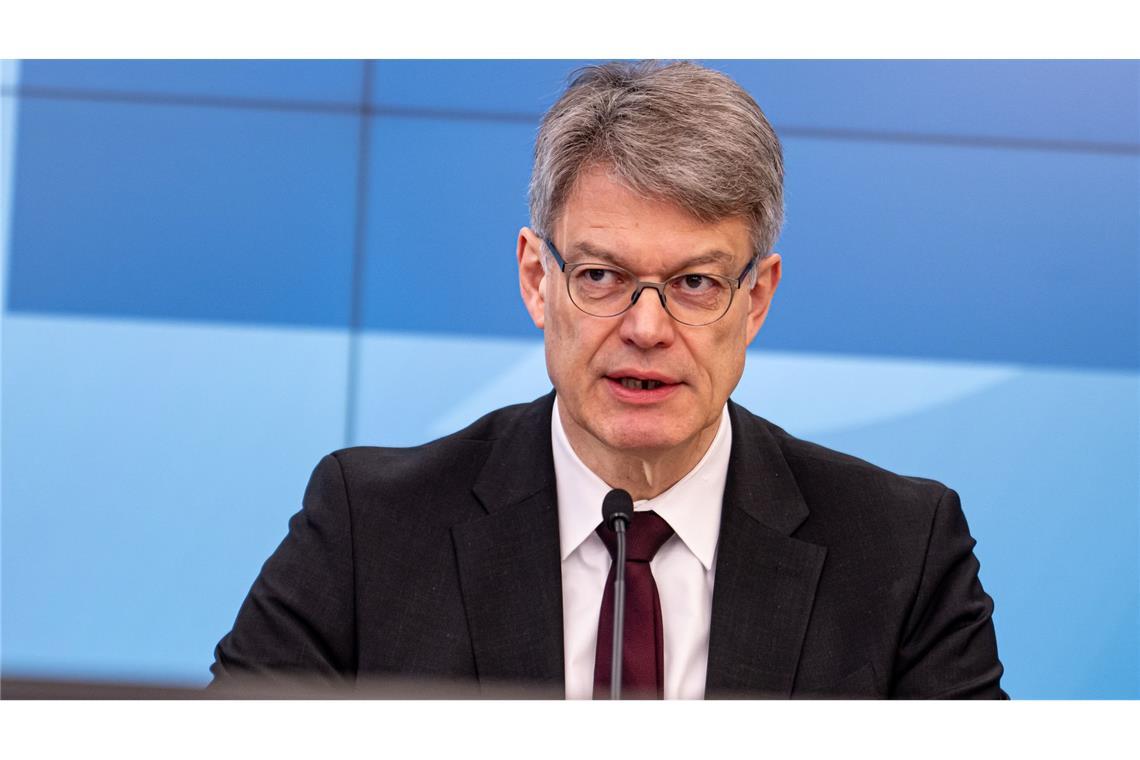 Bundesverkehrsminister Schnieder: "Ich halte Führerscheinkosten von rund 3.500 Euro, wie wir sie derzeit haben, für zu teuer."