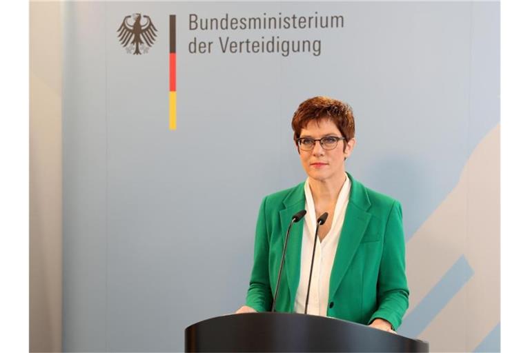 Bundesverteidigungsministerin Annegret Kramp-Karrenbauer (CDU). Foto: Sebastian Wilke/Bundeswehr/dpa