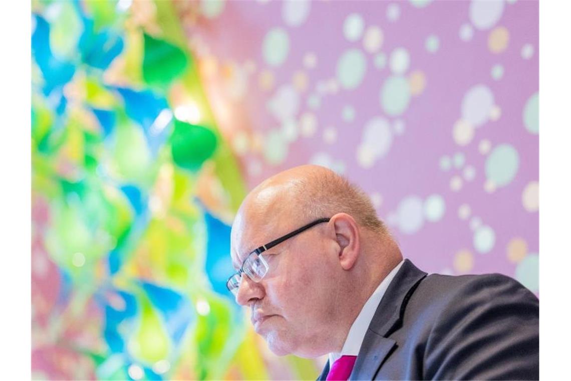 Bundeswirtschaftsminister Peter Altmaier spricht während der Wirtschaftsministerkonferenz in Düsseldorf. Foto: Rolf Vennenbernd/dpa