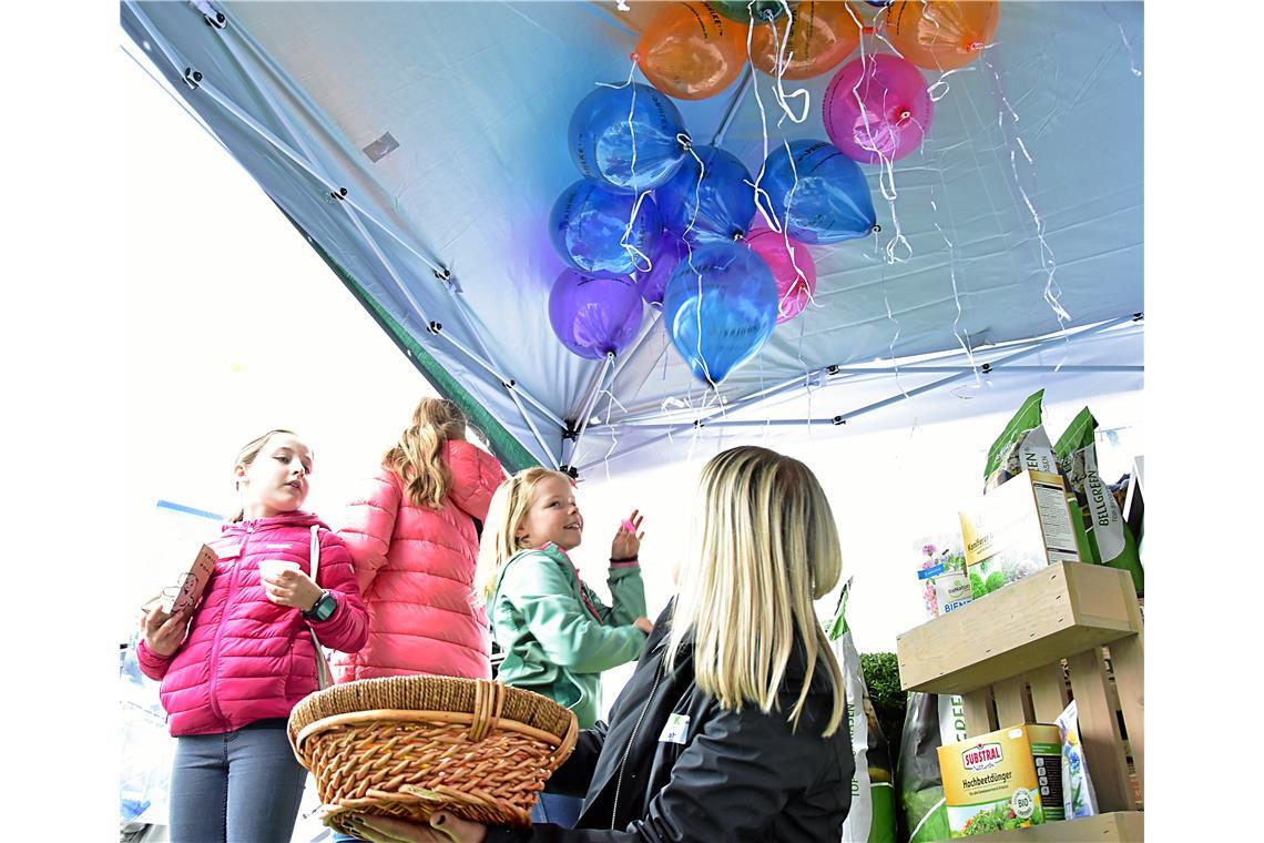Bunte Luftballons bei der Firma Pahlke sind heiss begehrt. Leistungs- und Erlebn...