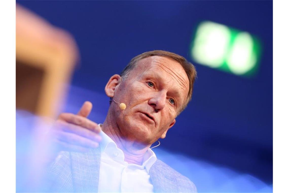 BVB-Boss Hans-Joachim Watzke findet die Geisterspiele gewöhnungsbedürftig. Foto: Roland Weihrauch/dpa