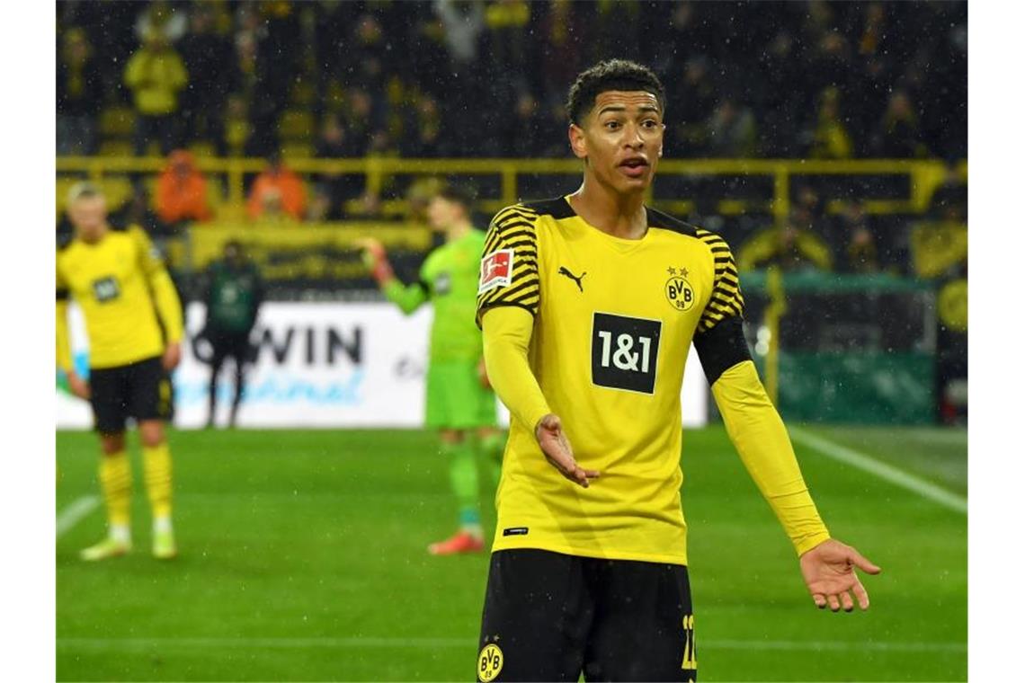 Fall Bellingham: Geldstrafe und Spannungen mit Zwayer BVB-Profi Jude Bellingham muss eine Geldstrafe zahlen, aber wurde nicht gesperrt. Foto: Bernd Thissen/dpa