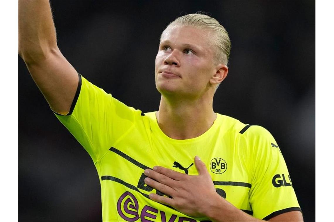 BVB-Star Erling Haaland gehört zu den begehrtesten Stürmern der Welt. Foto: Peter Dejong/AP/dpa