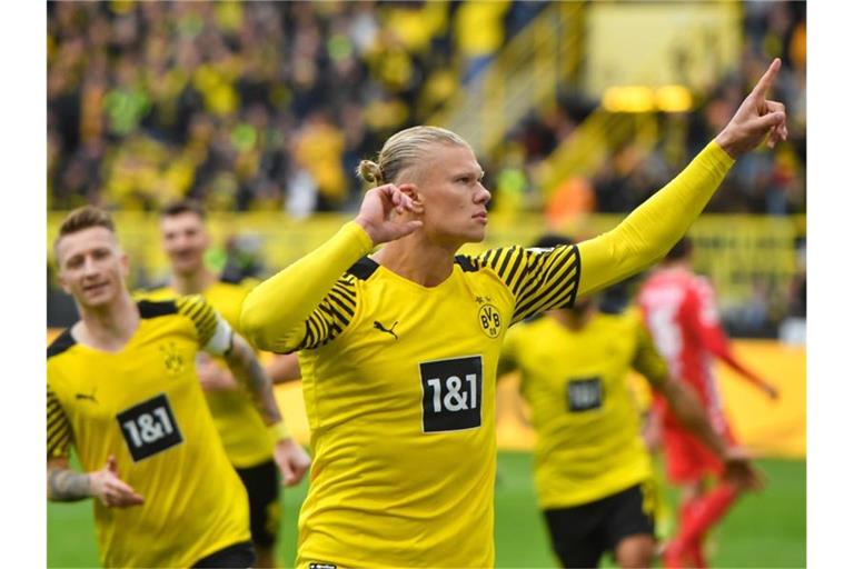 BVB-Stürmer Erling Haaland jubelt über seinen Treffer zum 2:0 gegen den FSV Mainz 05. Foto: Bernd Thissen/dpa
