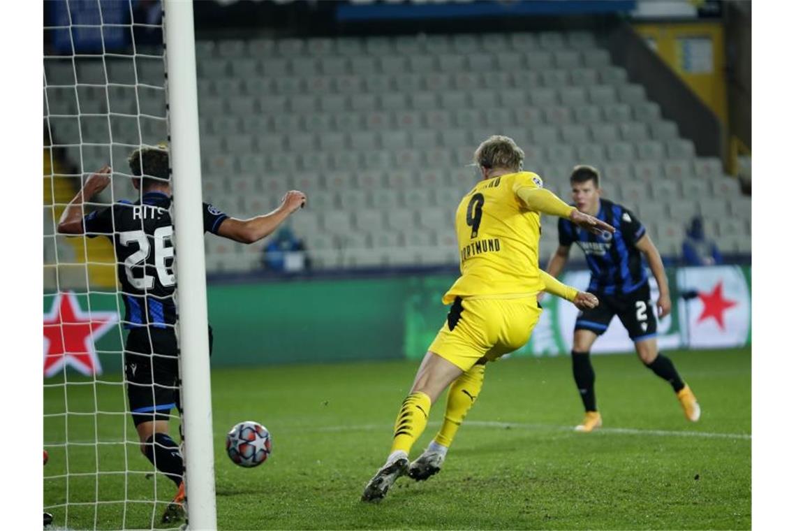BVB schöpft Mut für Ligagipfel: Sieg in Brügge BVB-Stürmer Erling Haaland (M.) erzielte das 2:0 in Brügge. Foto: Francisco Seco/AP/dpa