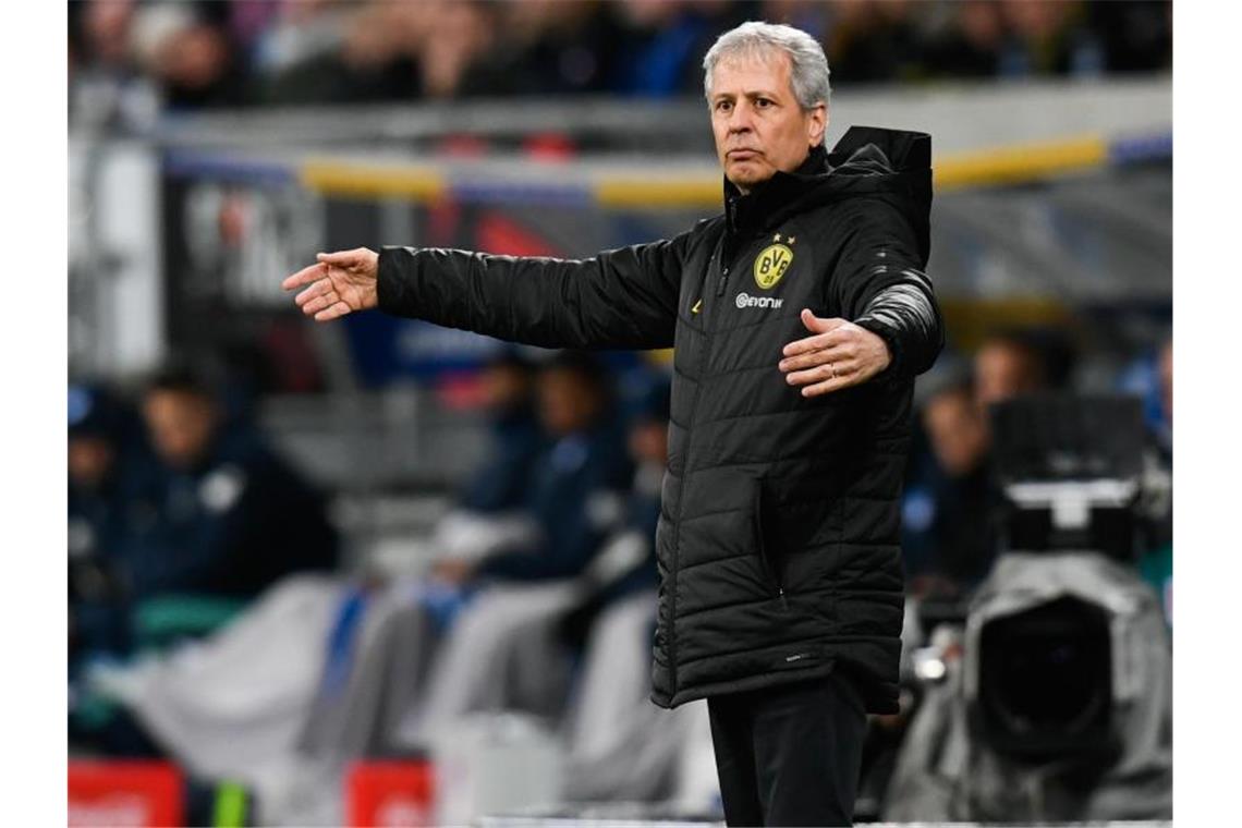 Rätselhafter BVB: „Jetzt stehen wir doof da“ BVB-Trainer Lucien Favre wirkte nach der Niederlage gegen Hoffenheim ratlos. Foto: Tom Weller/dpa