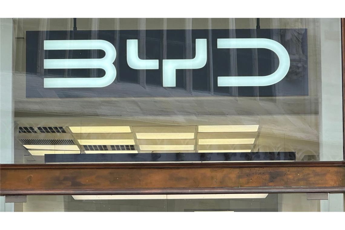EU-Automarkt: Tesla rutscht weiter ab - VW im Aufwind BYD aus China steigert seine Verkäufe in Europa.