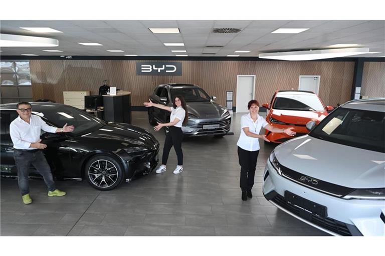 BYD ist mit immer mehr Autohändlern in Deutschland vertreten. Im Bild das Autozentrum Ritter und Gümüs in Beilstein.