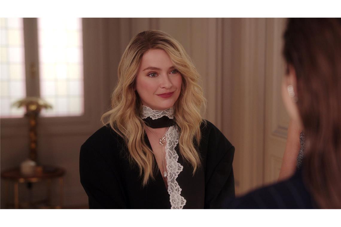 "Emily in Paris" ohne Camille Camille Razat als Camille in der Serie "Emily in Paris".