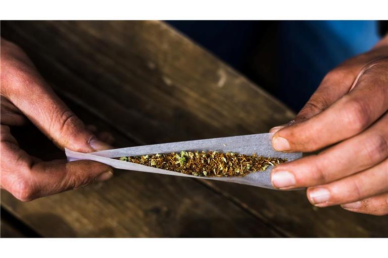Cannabis ist in Deutschland seit 1. April 2024 für Erwachsene freigegeben (Symbolbild).