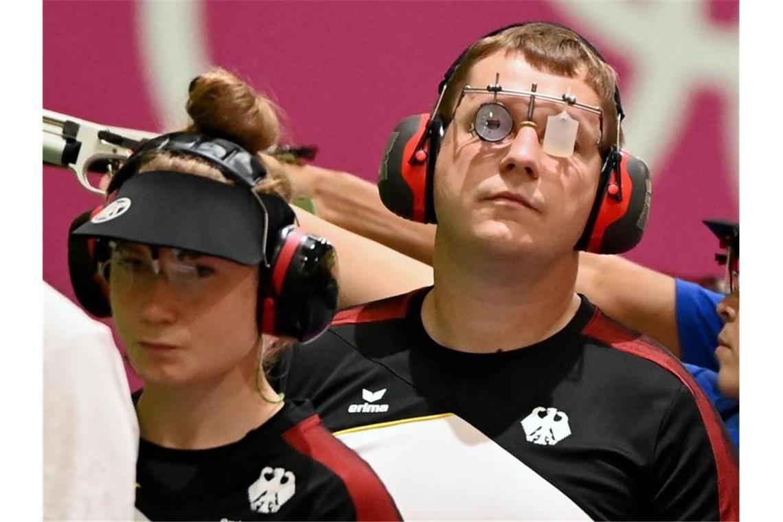 Carina Wimmer und Christian Reitz konnten mit der Luftpistole keine Medaille holen. Foto: Marijan Murat/dpa