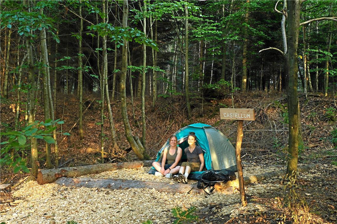 „Castellum“, Latein für Festung, heißt der Zeltstellplatz, den wir uns für die Nacht ausgesucht haben. Fotos: Kristin Doberer, Melanie Maier