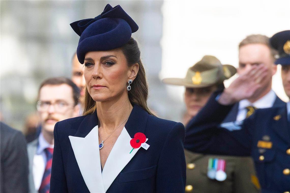 Catherine, Prinzessin von Wales, nimmt an einer Kranzniederlegung und einer Parade zum Gedenken an den Anzac Day am Kenotaph in Whitehall im Zentrum Londons teil.