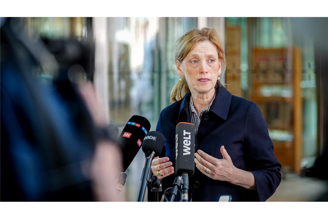 Koalitionsverhandlungen im Schatten von Trumps Zöllen CDU-Bundesvize Prien geht optimistisch in die weiteren Koalitionsgespräche.