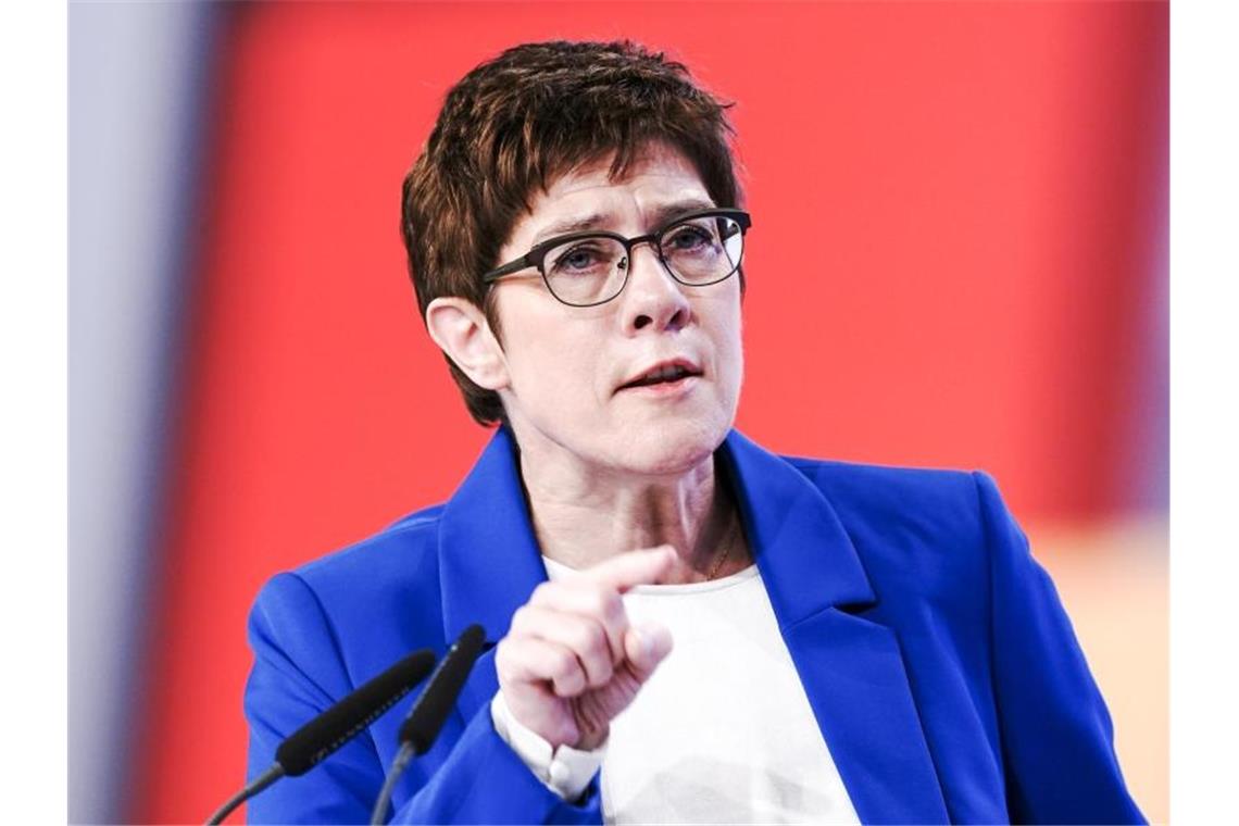 Unionspolitiker lehnen Zugeständnisse an die SPD ab CDU-Chefin Annegret Kramp-Karrenbauer am 22 November beim Bundesparteitag in Leipzig. Foto: Michael Kappeler/dpa