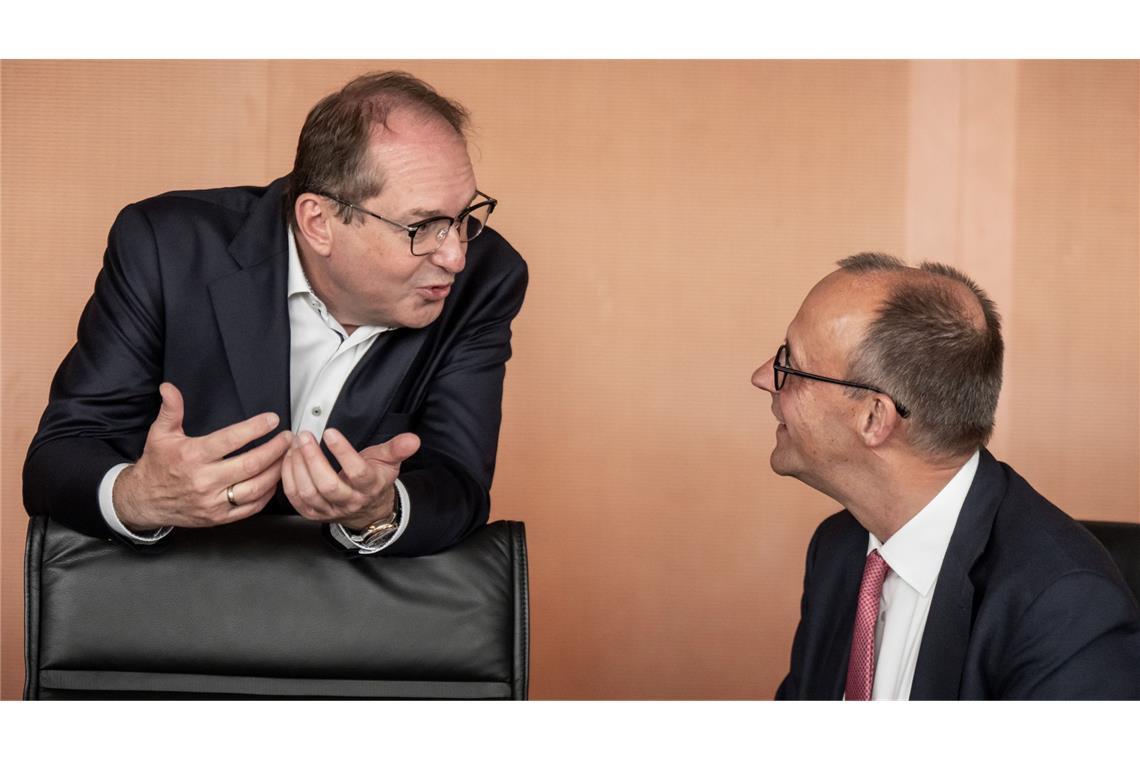 Union verschlechtert sich – AfD mit bestem Wert seit April CDU und CSU verlieren an Umfragewerten.