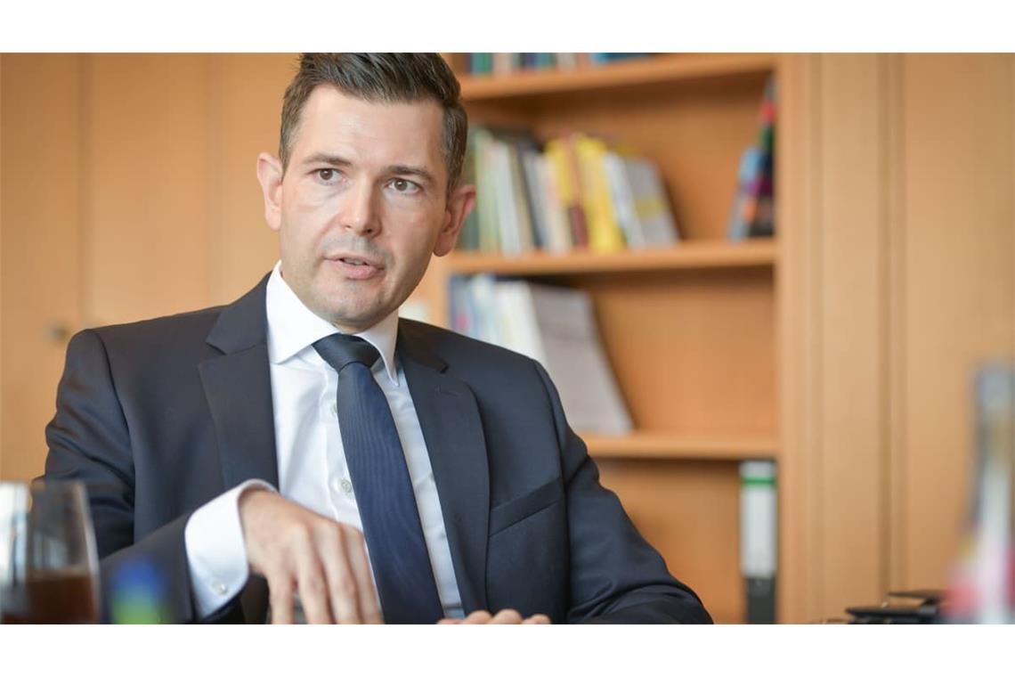 CDU, Vogt: Stuttgart, Haus der Abgeordneten, Gespräch mit Tobias Vogt.

Ist ein deutscher Politiker. Er ist seit 2021 Abgeordneter im Landtag von Baden-Württemberg und seit 2026 Vorsitzender der dortigen CDU-Fraktion.