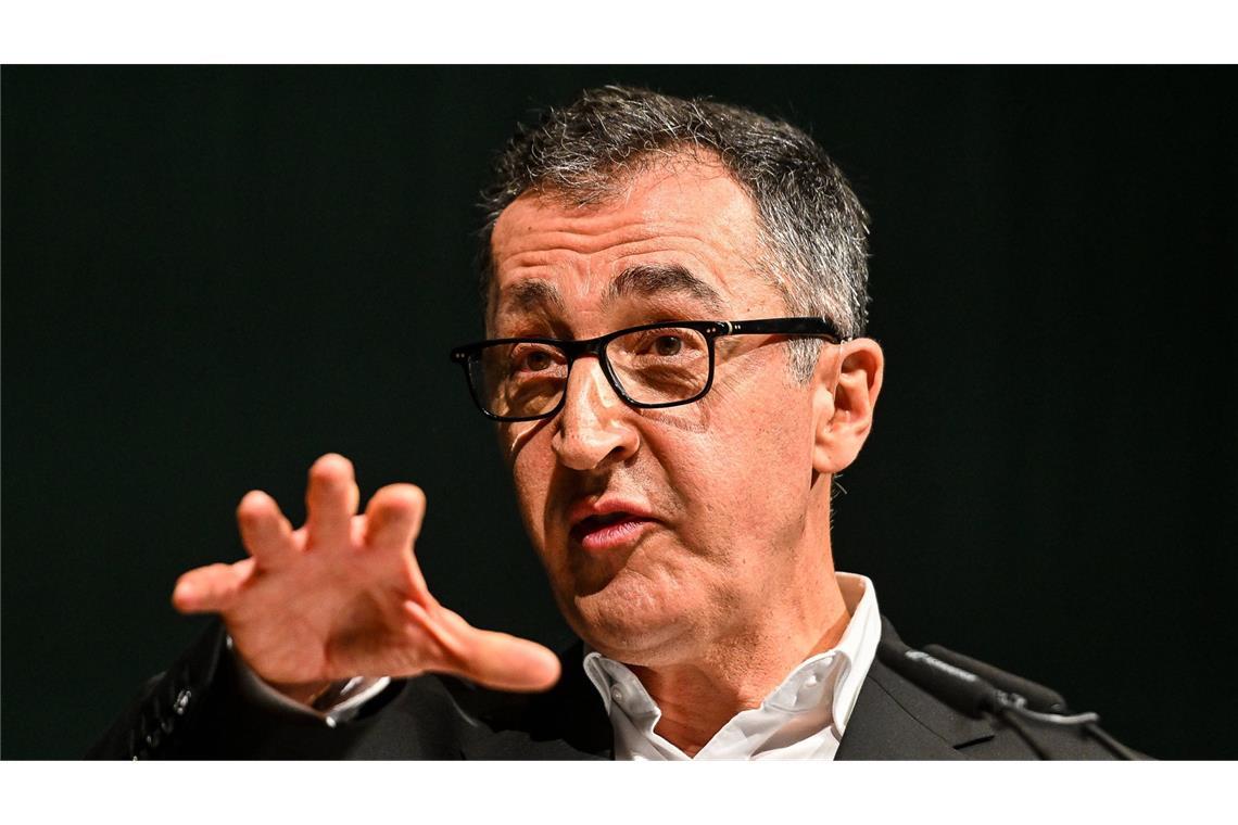 Cem Özdemir begrüßt die Idee eines Social-Media-Verbots für Kinder und Jugendliche unter 16 Jahren.