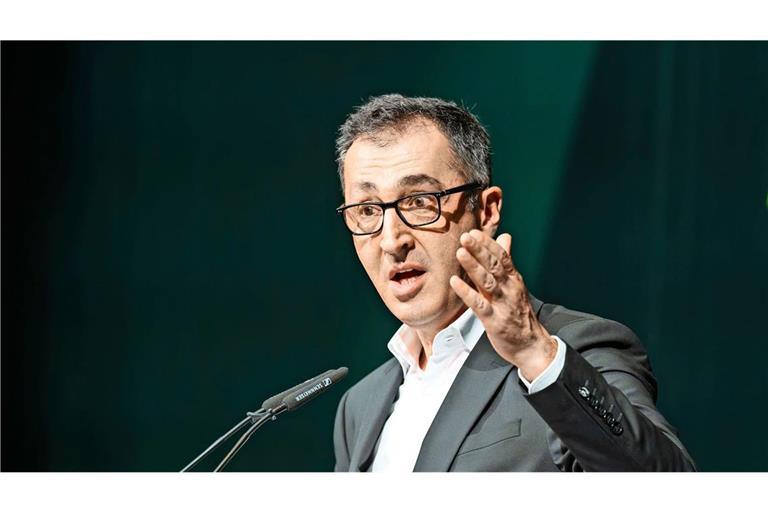 Cem Özdemir (Grüne) rät mit Blick auf die AfD zur genaueren Prüfung eines möglichen Verbotsantrages (Archivfoto).