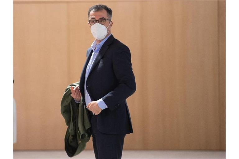 Cem Özdemir steht im Landtag von Baden-Württemberg. Foto: Sebastian Gollnow/dpa