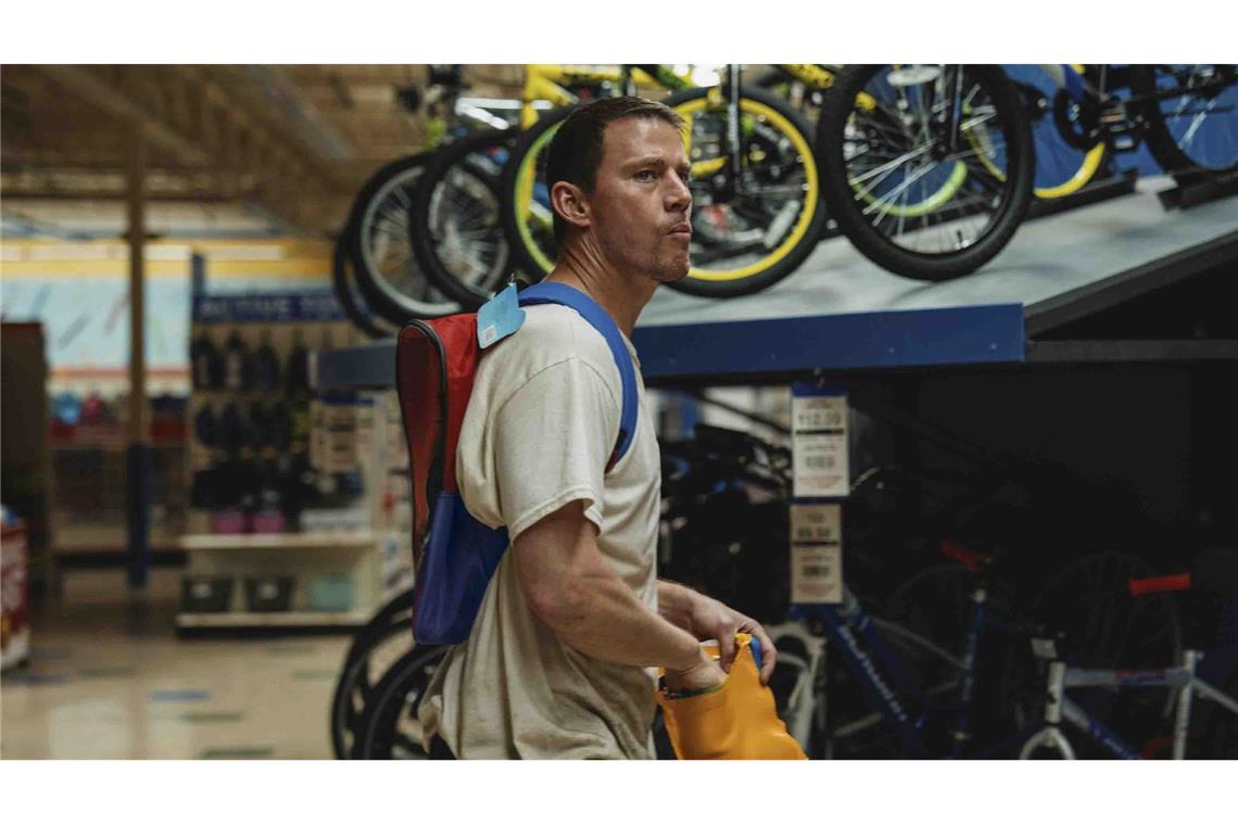 Channing Tatum verkörpert Jeffrey Manchester, der sich in einem Spielwarenladen versteckt.