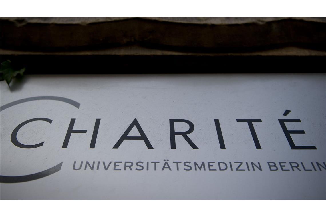 Deutsch-Russin in Klinik eingeliefert Charité im Berlin: Ein Frau ist mit Verdacht auf Vergiftung auf die Isolierstation gebracht worden.