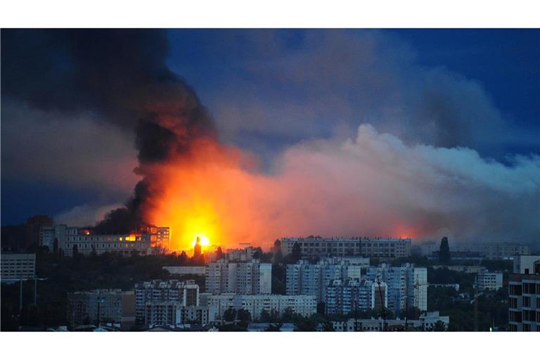 Charkiw liegt nahe der russischen Grenze und wird immer wieder beschossen. (Archivbild)