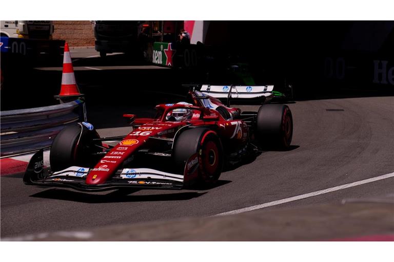 Charles Leclerc auf der Strecke in Monaco.